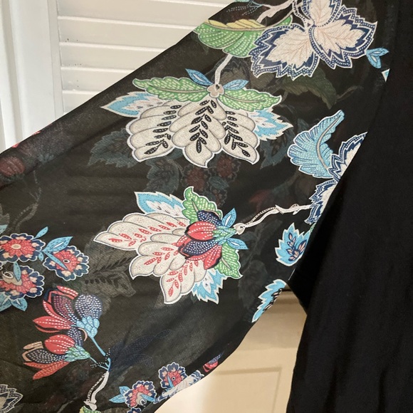 NWT Tahari Floral Sleeve Print Blouse Plus Size 3X - Picture 8 of 11